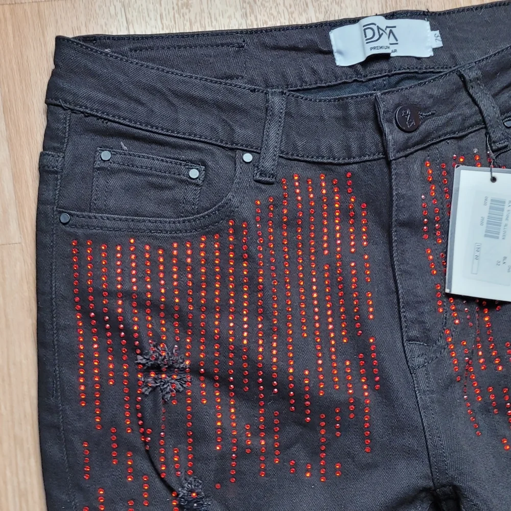 DNA Premium Wear Black Distressed/Destroyed Rhinestones Denim Jeans..Size:32